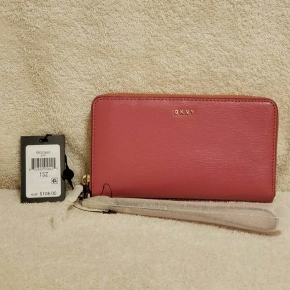 Dkny Bryant Wristlet Wallet